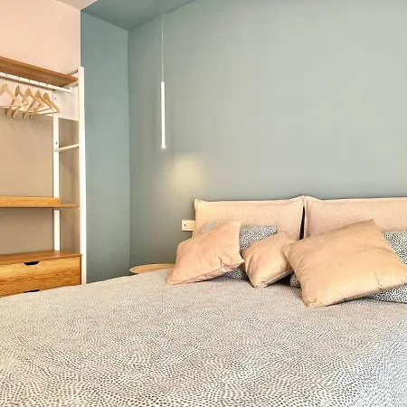 Alfieri1 - Netflix-parking-supermarket-centro Appartement