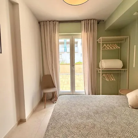 Alfieri1 - Netflix-parking-supermarket-centro Appartement