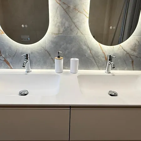 Alfieri1 - Netflix-parking-supermarket-centro * Bergamo