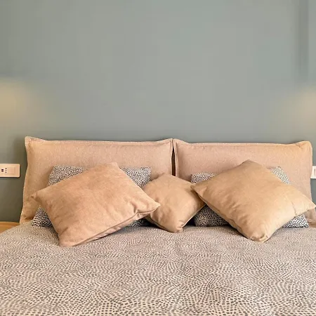 Alfieri1 - Netflix-parking-supermarket-centro Appartement