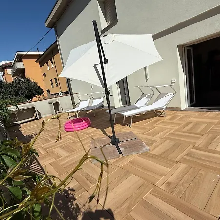 Alfieri1 - Netflix-parking-supermarket-centro Appartement