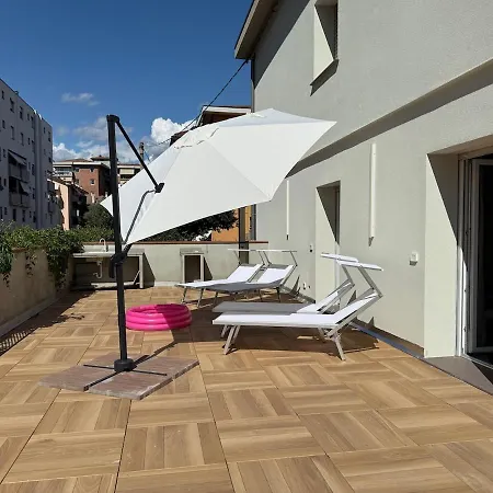 Daire Alfieri1 - Netflix-parking-supermarket-centro *