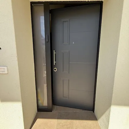 Alfieri1 - Netflix-parking-supermarket-centro Appartement