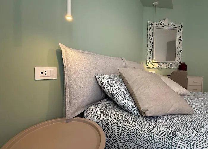 Alfieri1 - Netflix-parking-supermarket-centro *