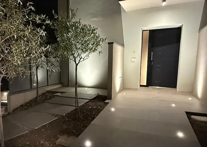 Alfieri1 - Netflix-parking-supermarket-centro Διαμέρισμα *