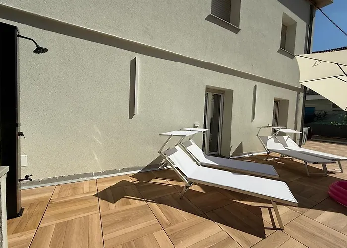 Alfieri1 - Netflix-parking-supermarket-centro *