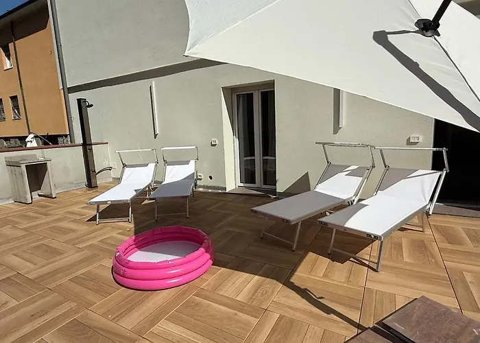 Alfieri1 - Netflix-parking-supermarket-centro Daire Bergamo