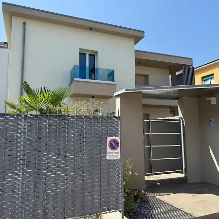 Alfieri1 - Netflix-parking-supermarket-centro Apartamento Bérgamo