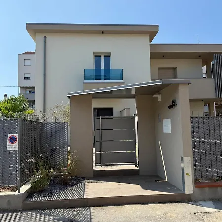 Alfieri1 - Netflix-parking-supermarket-centro Apartamento *