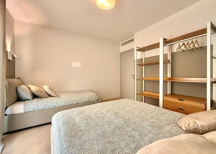 Alfieri1 - Netflix-parking-supermarket-centro Apartamento