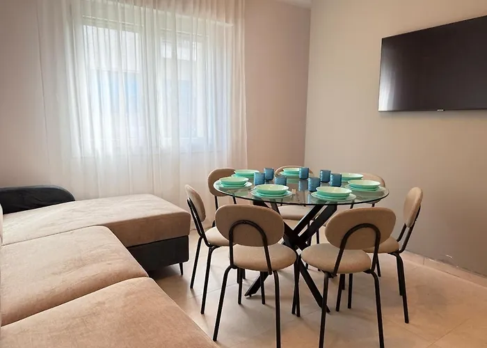 Alfieri1 - Netflix-parking-supermarket-centro