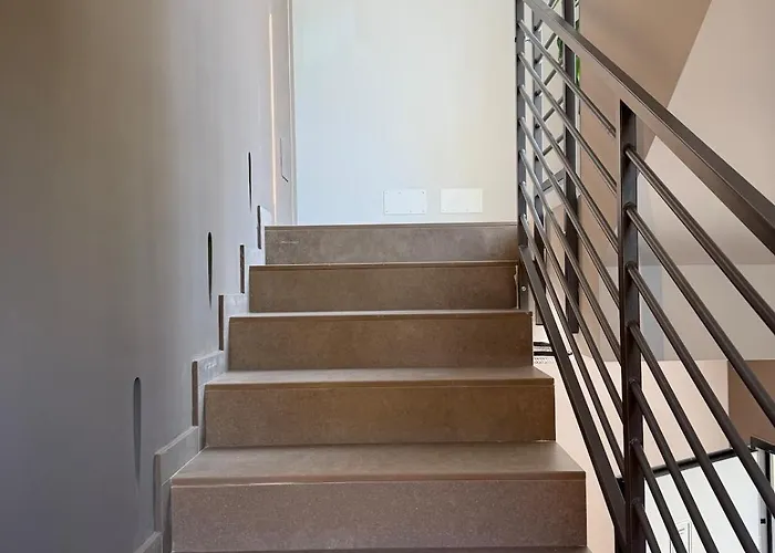 Alfieri1 - Netflix-parking-supermarket-centro *