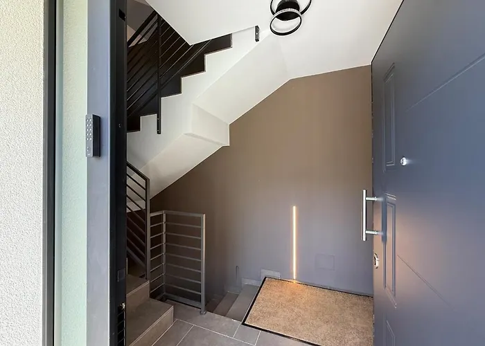 Alfieri1 - Netflix-parking-supermarket-centro Bérgamo